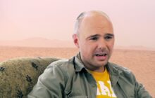 An Idiot Abroad izle
