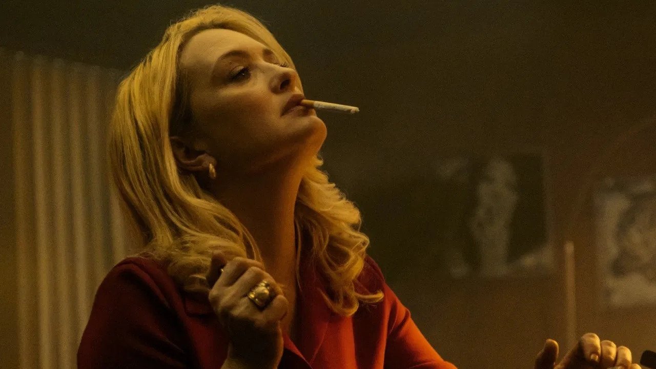 Mrs Playmen izle